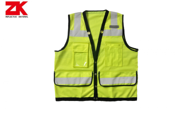 Summer roadway reflective garment with reflective tapes