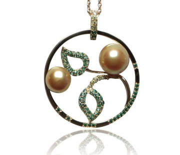 Bella perla pendente con diamante CZ foglia