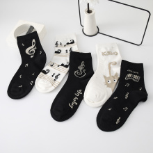 Мяккія залатыя провады ў сярэдзіне крыніц для жанчын