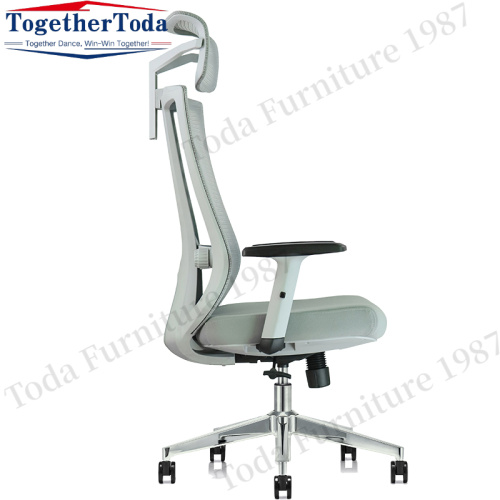 Swivel office chair with 6D armrest