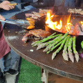 Barbecue de fosse à pompiers en acier de Corten en bois