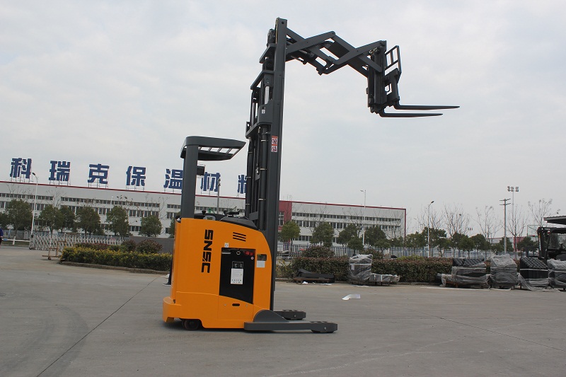 Electric Reach Truck