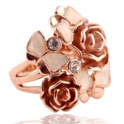 Stunning shell ring with butterfly-loving-flower