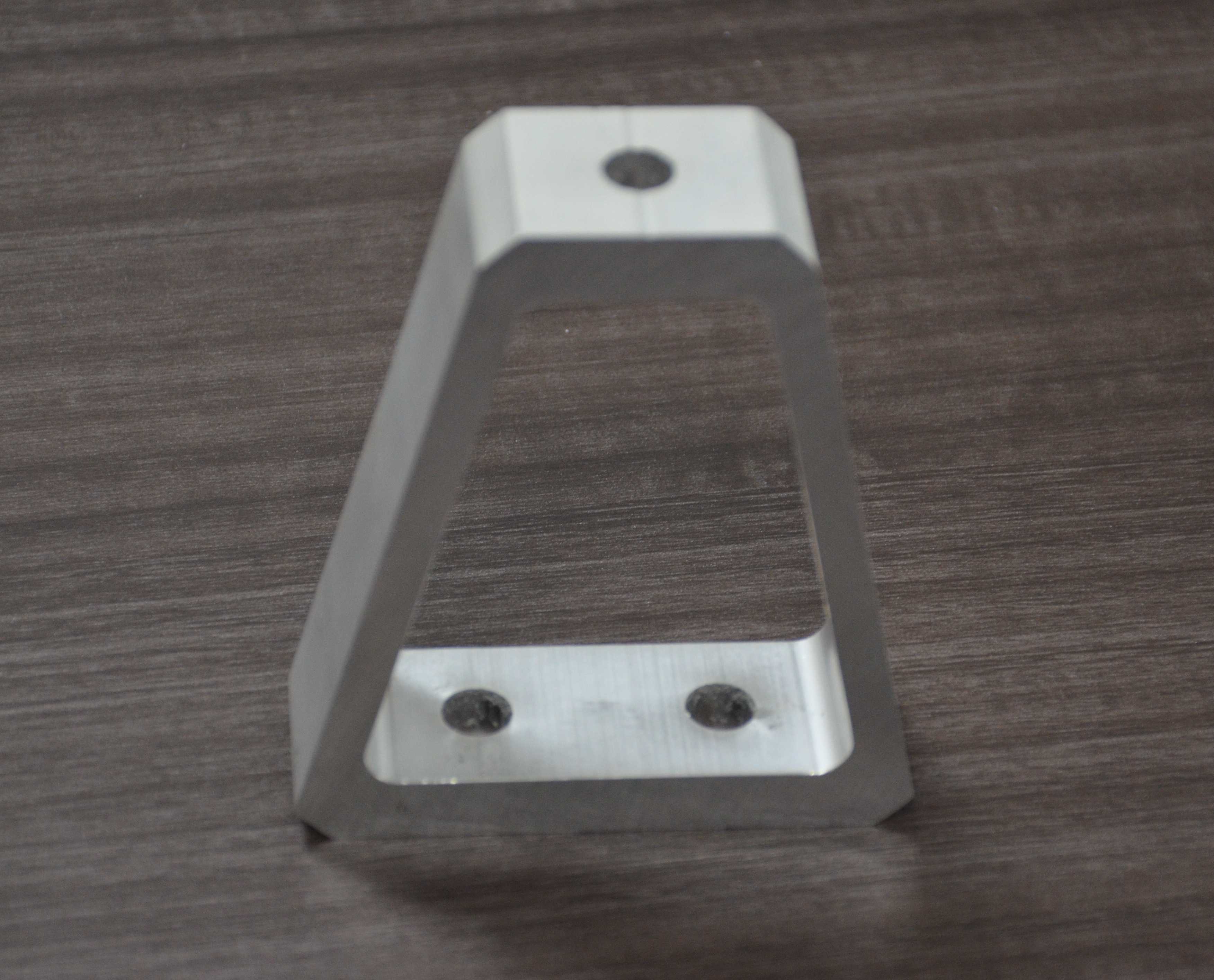 Perfil de aluminio para la fijación de metal