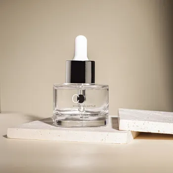 Anti-Aging Vitamin C Hyaluronic Acid Retinol Serum with Strawberry Essence Foil