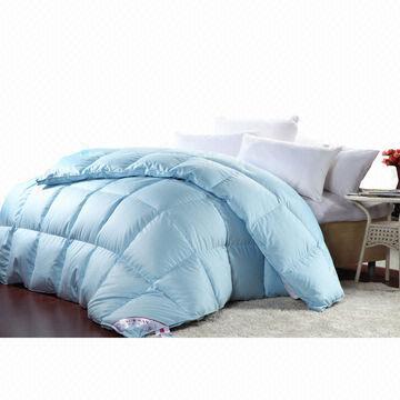 Winter Hot Luxury Duck Down Quilts, Weighs 350 to 450gsm