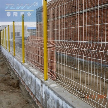 3D curvy welded fence