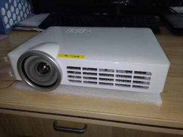 2017 best selling 5000 Lumens HD 1080P WiFi DLP 3D Short Throw Projector