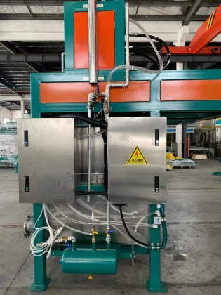 Double-cylinder double-station feeding forming machine