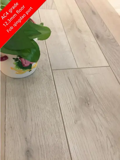 8mm engineered oak laminate flooring with oak color