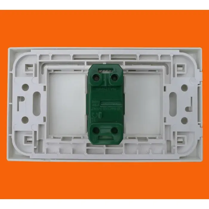 Дизайн настенных выключателей в американском стиле