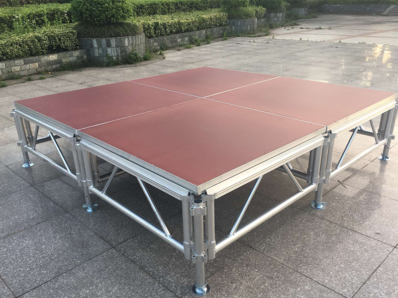 portable outdoor stage with roof