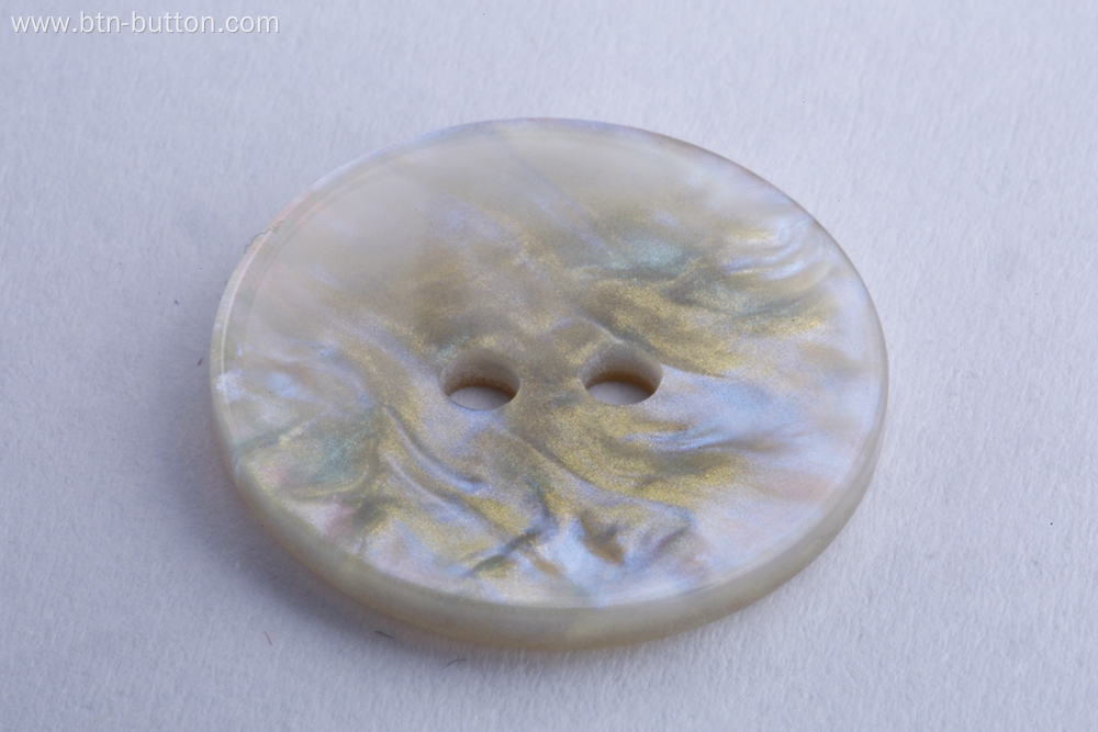 Resin imitation shell buttons for coats