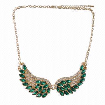 Exquisite Wing Necklace with Golden Chain and Rhinestone Decoration, Available in Various Colors