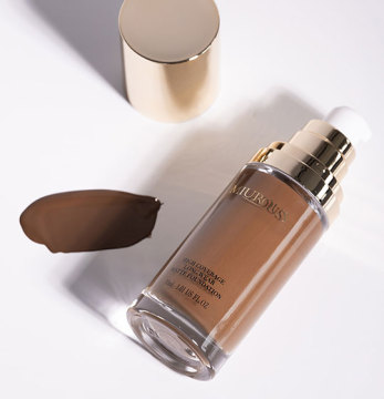24 HOURS LONG WEAR MATTE FOUNDATION