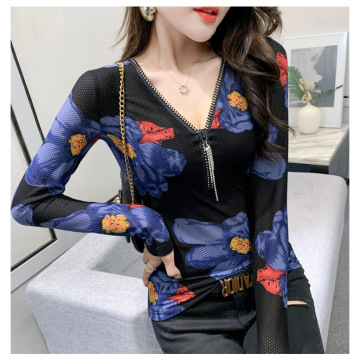 Fashion print V-neck tops