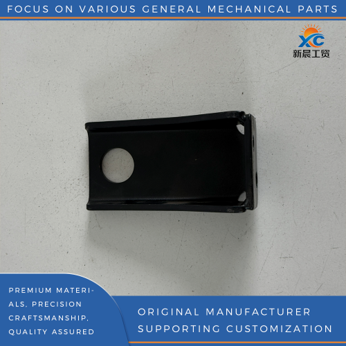 Painel de reforço durável para chassi automotivo