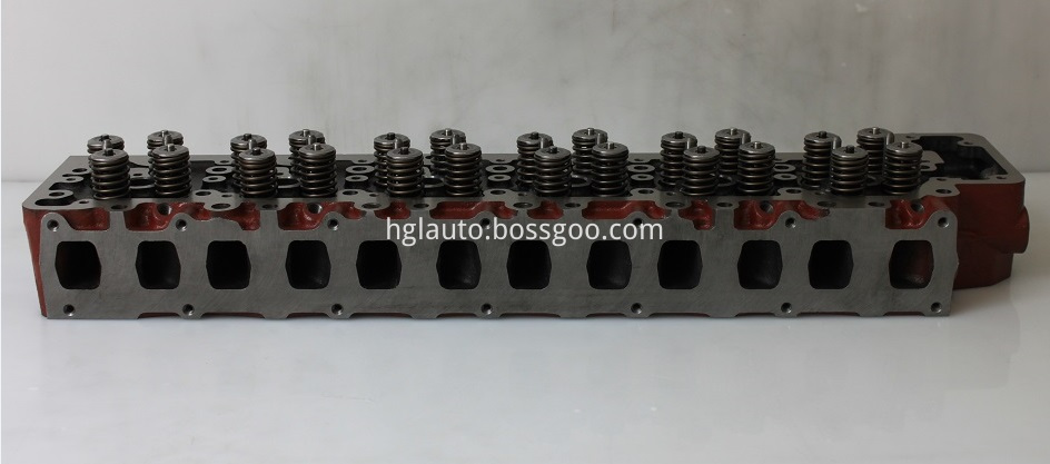 J08C CYLINDER HEAD