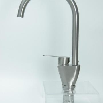 ดีลักซ์ออกแบบใหม่ยอดนิยมน้ำตกสีดำอิตาลีโค้งห้องน้ำอ่างล้างหน้า Faucet