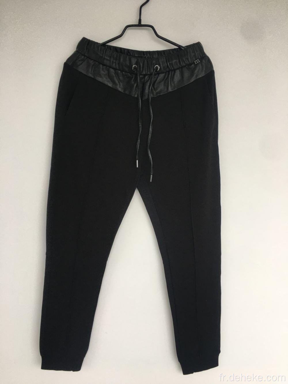 Pantalon à taille en tricot simple et classique