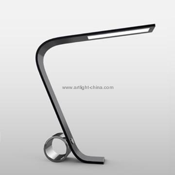 Lampada da tavolo nero alla moda in 8W con un circolo artistico