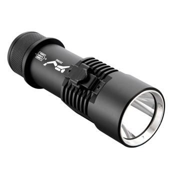 Portão IPX8 Subaquático 3000lm Lanterna de mergulho LED recarregável com interruptor magnético