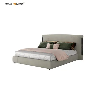 Luxury King Bed with Contemporary Bedroom Aesthetic