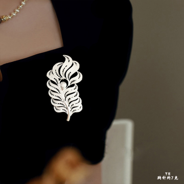 Pure silver feather brooch