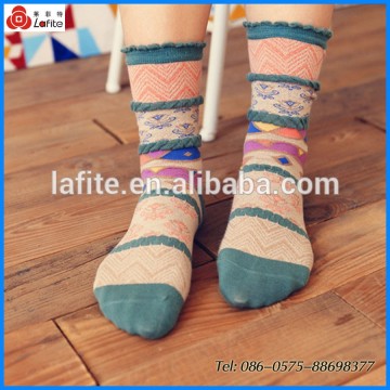 2017 new attractive custom design fashion school girls socks