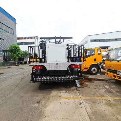 DONGFENG asphalt distribution truck