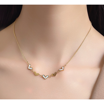 Sofisticado collar de corazón de Ins con concha delicada
