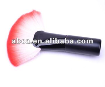 Professional Single Fan Makeup Brush with pink synthetic hair