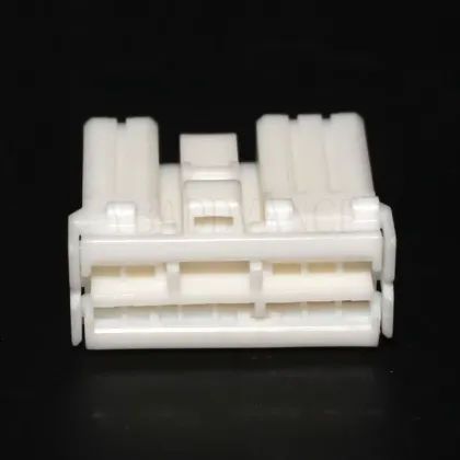 TE Connectivity Automotive Wire to Wire White Female 12 Pin Connector