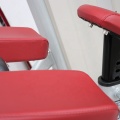 Professinal gymutrustning namnger Glute Strength Machine
