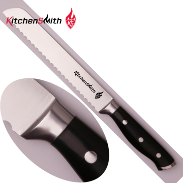 Bread cutting knife with anti-skidding design handle