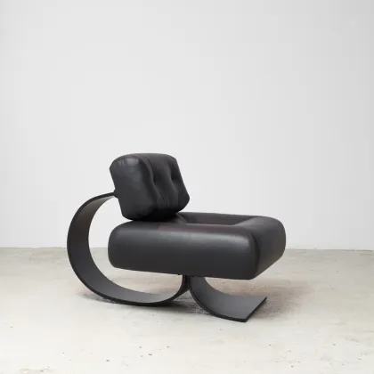 Modern Alta lounge chair
