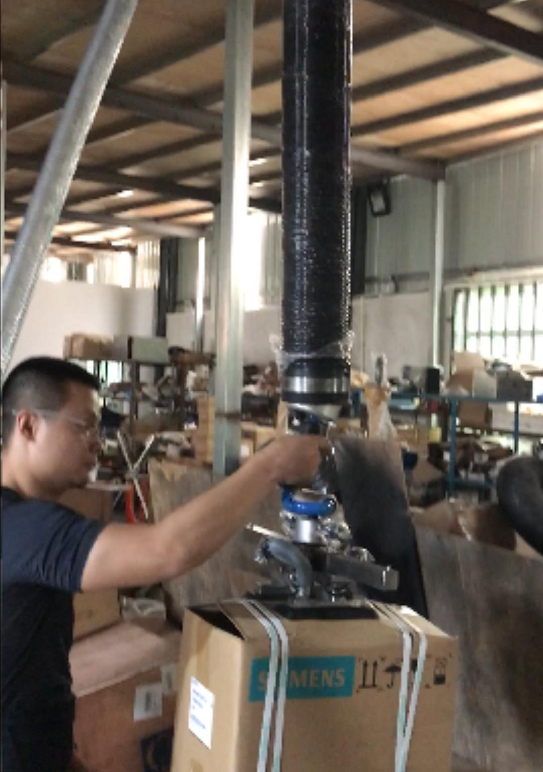 Cowest Machinery's ESL-ESM Vacuum Tube Lifter (3)