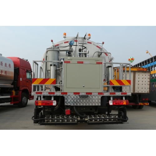 Sinotruk 10CBM 10000L Интеллектуальный грузовик дистрибьютора асфальта асфальта