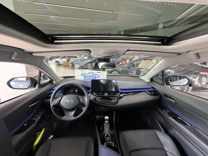Top Quality Toyota Yaris Vitz CHR Left Hand Drive Cars: New and Used Toyota CHR Hybrid 2.0L Engines