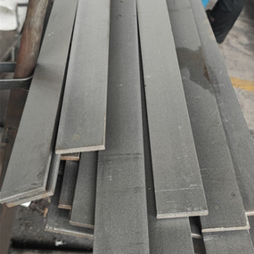 Flat steel bar