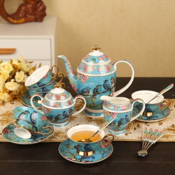 Europäischer Luxus -Bone China -Nachmittagstee -Set - High -End -Keramik -Geschenkbecher und Untertasse