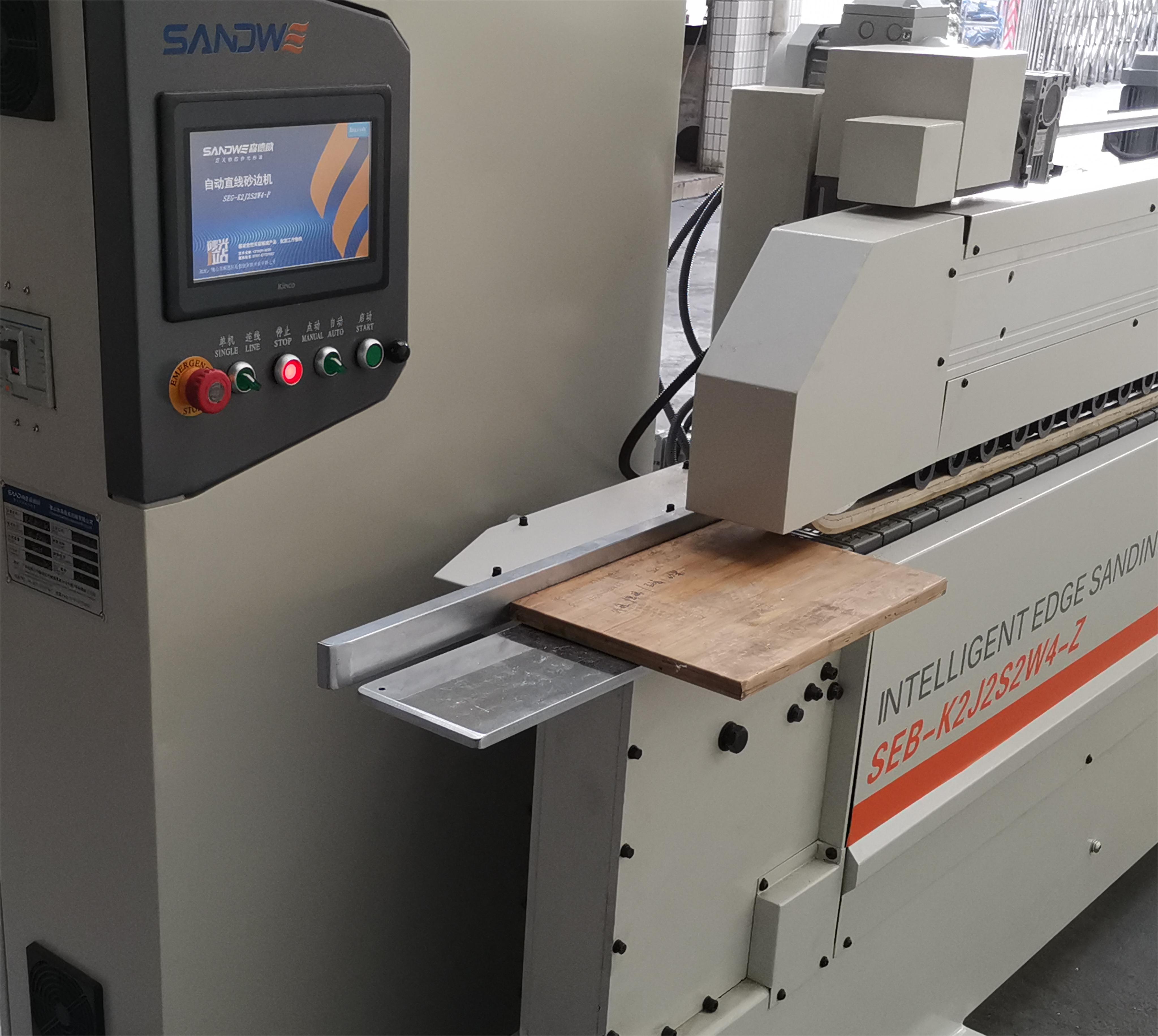 Automatic edge sander for edges in wood
