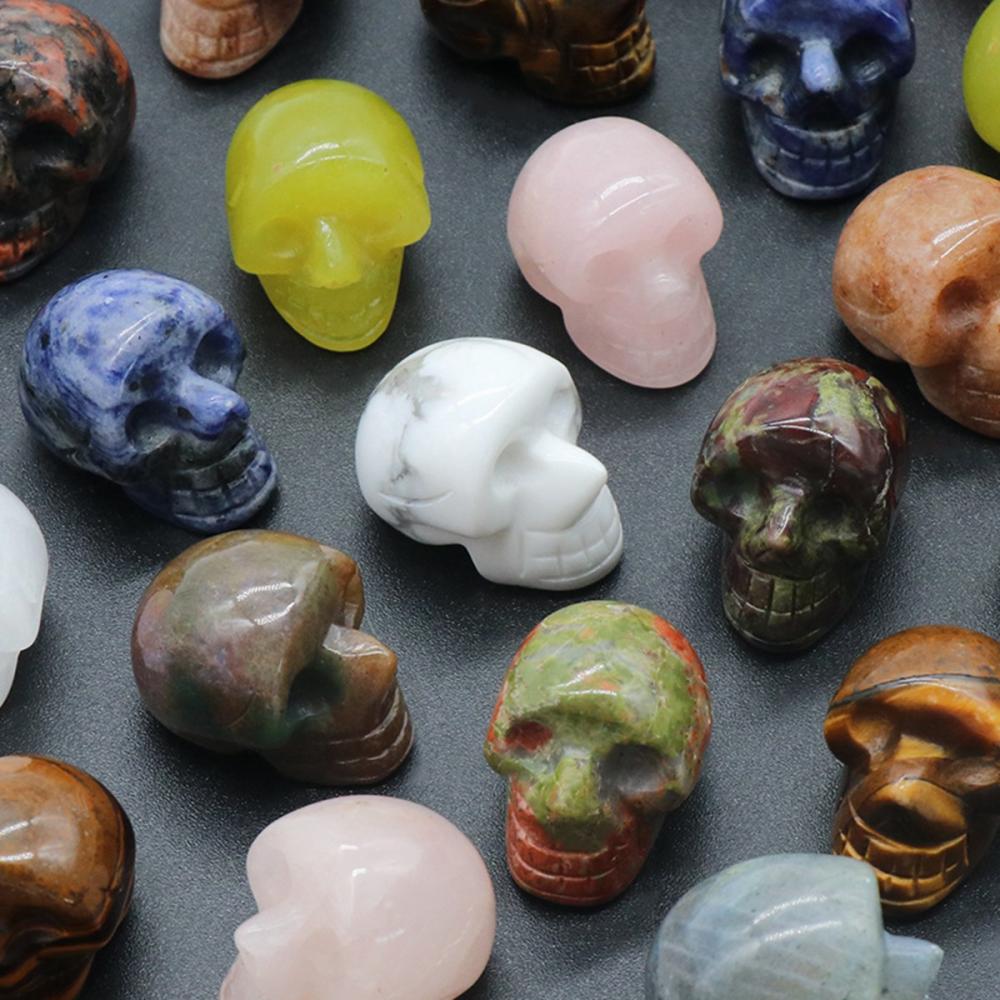 Collier pendentif à tête de crâne en cristal Figurines squelettes humains sculptées à la main