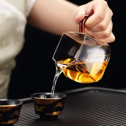 Jinyuan Tea Line Handmade Glass Tea Dish