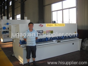 Tesoura de Metal hidráulica Qc11y - 60 x 10000
