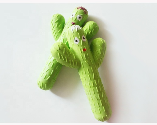 Forme de cactus de jouet de saveur de poulet de jouet de mâche d&#39;animal familier de mousse de TPR