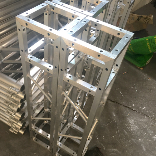 Adjustable Outdoor Truss System
