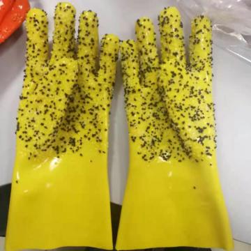 PVC coated gloves with chips safety cuff