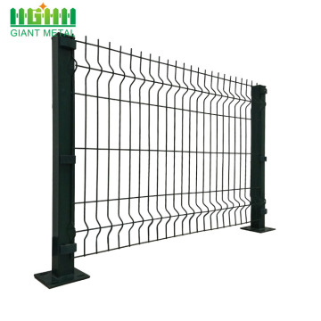 Powder painted wire mesh fence