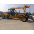 Grader Macher, які кіруецца трактарам GR2205AT